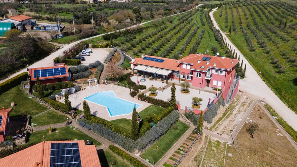 Il Podere di Marfisa in primavera - wine resort a Farnese