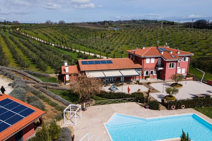 Il Podere di Marfisa in primavera - wine resort a Farnese